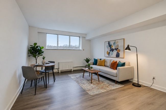 Photo - 2208 Dufferin St Unit 2208 Dufferin St 102, Toronto