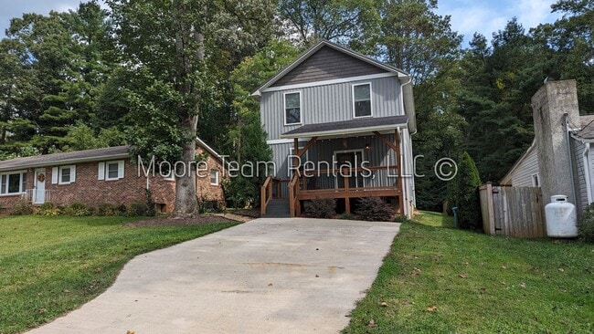 Building Photo - 4 Bed, 2 Story - Built in 2020