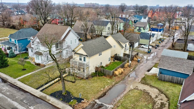 Photo - 614 E 21st St Unidad Main House