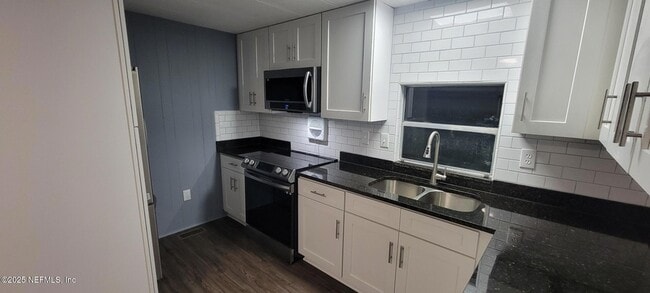 Photo - 10906 Olivewood Ln