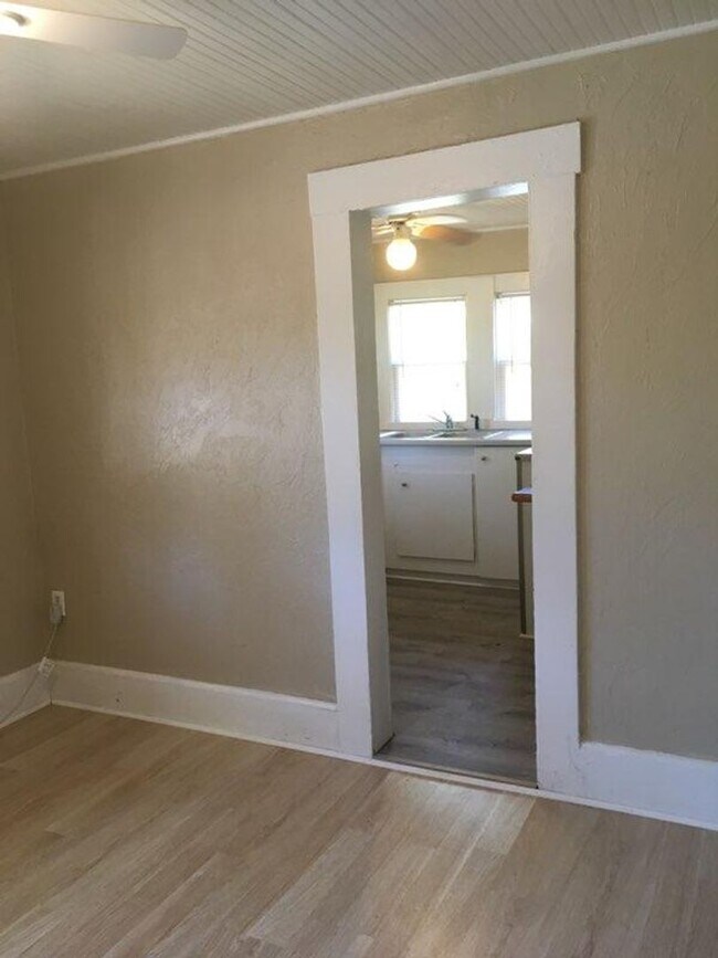 Photo - Bradenton Nine - 1223 Unit D