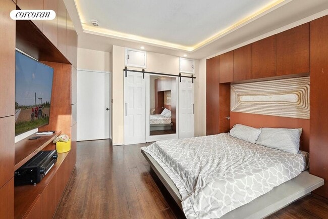 Photo - 557 W 159th St