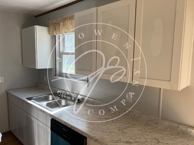 Photo - "Charming upgraded 3 bedroom home in Holland.