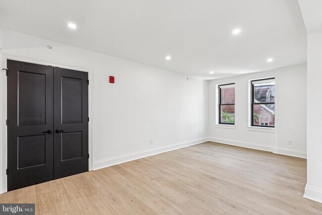 Photo - 135 S 19th St Unidad 309