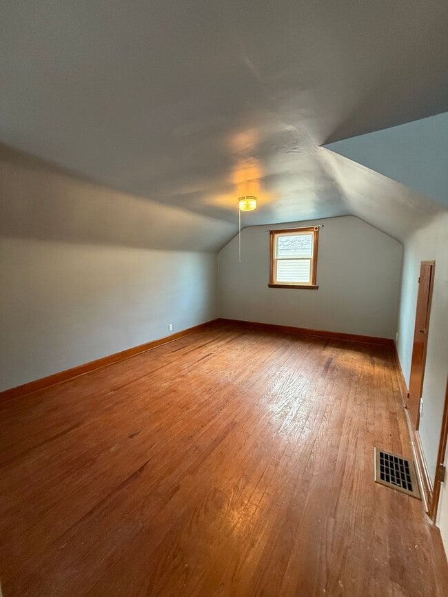 Photo - 3 Bedroom, 2 Bathroom House for Rent