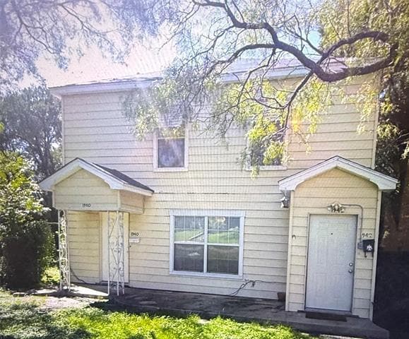 Building Photo - 1942 Lincoln Dr