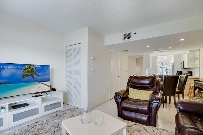 Photo - 221 Riviera Cir