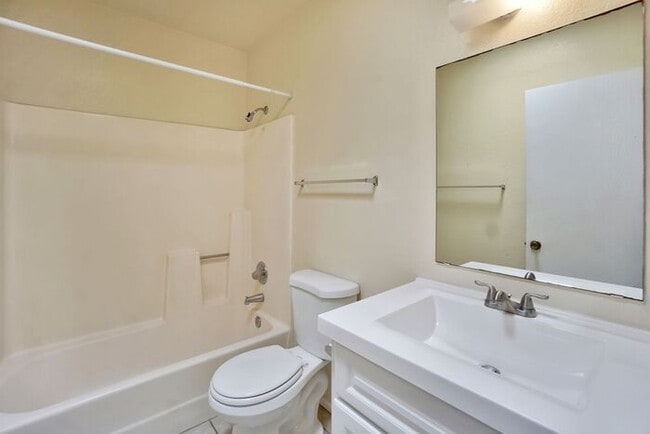 Photo - 4325 E Fairmount St