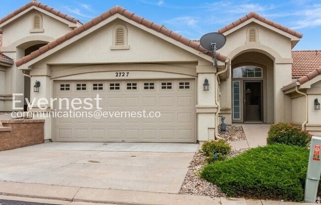 Building Photo - 3 Bed/2.5 Bath Home with Garage / Available Soon!