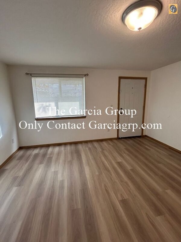Photo - 92 E Burnside St Unidad B205