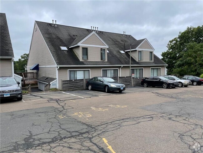 Building Photo - 1690 Dixwell Ave Unit C14 Rental