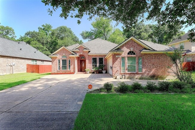Building Photo - 756 Holly Springs Dr