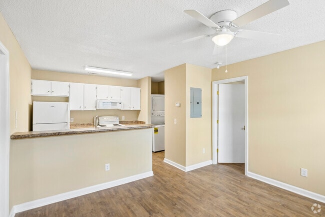 Renovated - 2BR, 2BA - 880SF - Dining Area