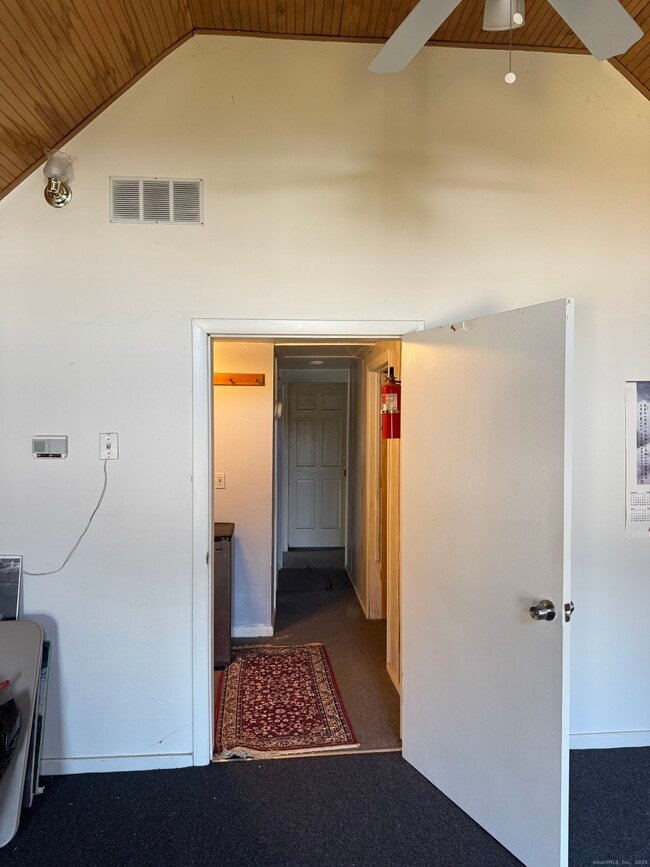 Photo - 64 Thompson St