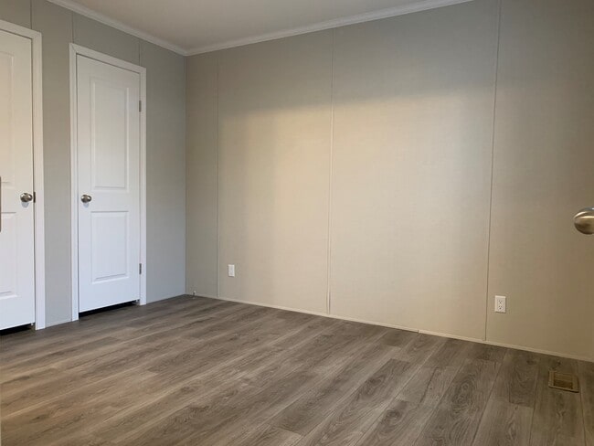 115 Desander Dr