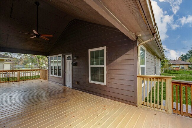 Photo - 7118 Karen St