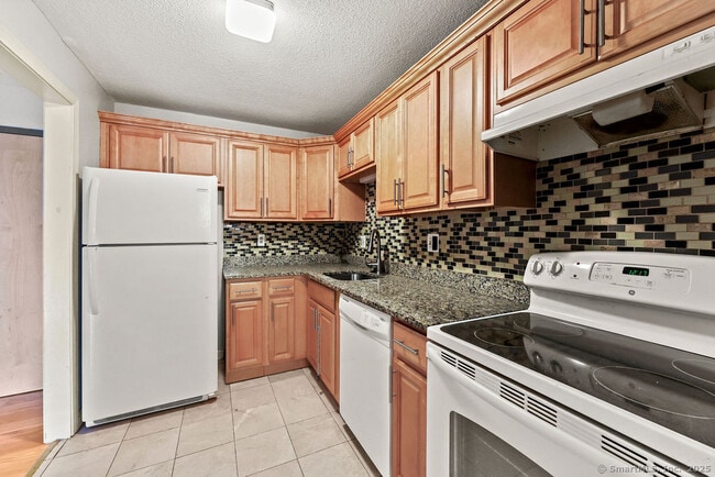 Photo - 85 Oxbow Dr Unit APT C7