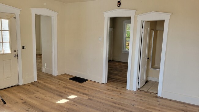 Building Photo - 613 Mulberry Ave Unit 1 Rental