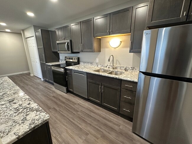 Building Photo - 910 36th Ave S Unit Newly Remodeled 3 Bed 2 Bath