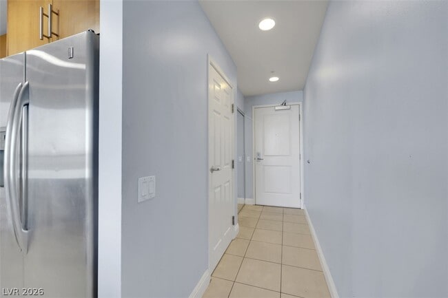 Building Photo - 200 W Sahara Ave Unit 2909