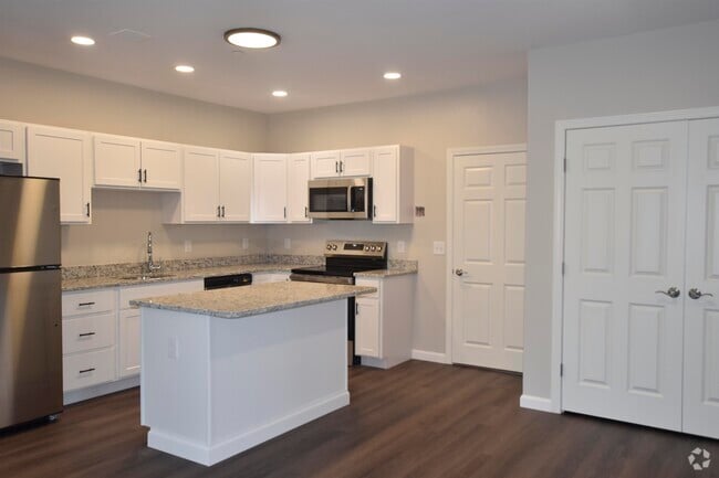 Building Photo - 217 Rockingham Rd Unit 203 Rental