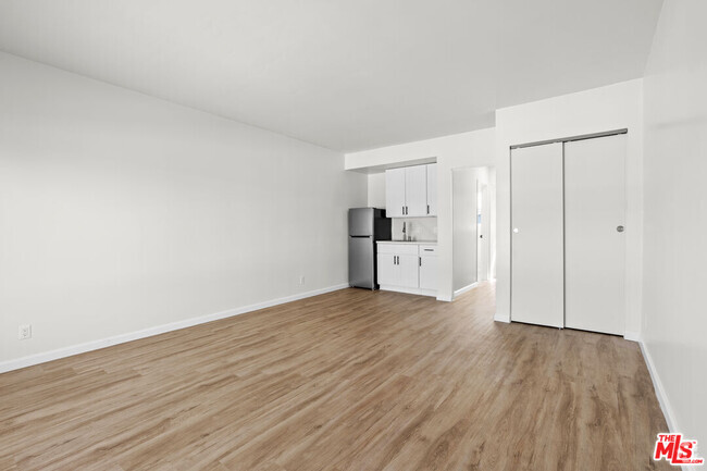 Building Photo - 7825 W Manchester Ave Unit 15 Rental