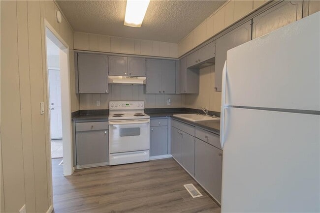 Photo - 14 Britten Cir