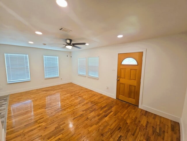 Building Photo - 3603 E Lockwood Dr