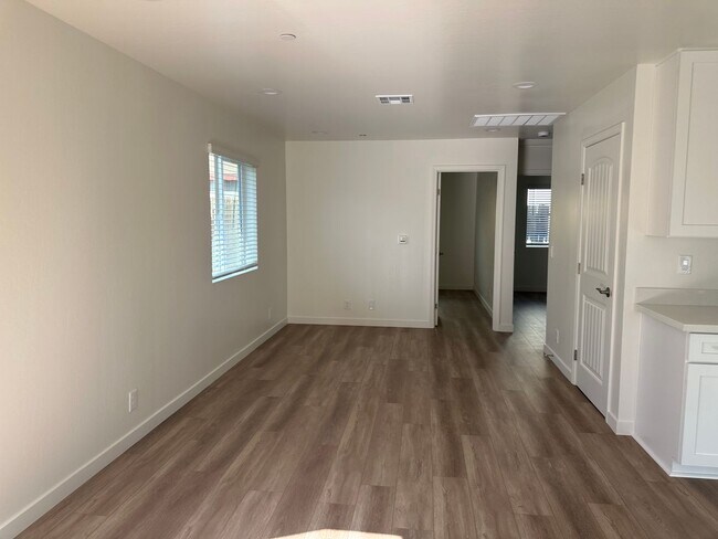 Photo - 916 W Perdew Ave Unit 916 W Perdew Ave - Apt C