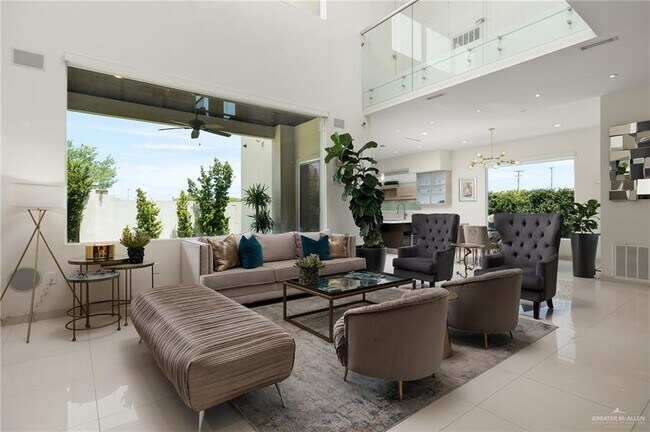 Photo - 22 Toronto Ave