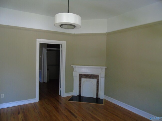 Photo - 521 Oshaughnessy Ave NE