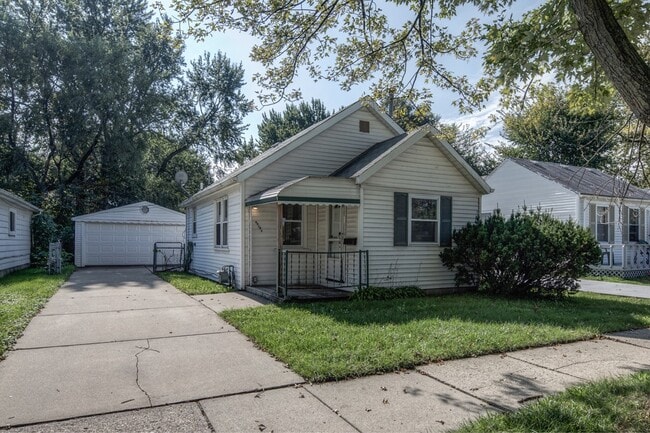 Building Photo - 20340 E 8 Mile Rd Rental