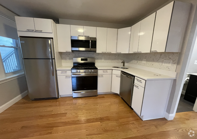 Building Photo - 120 Berkshire St Unit 3 Rental
