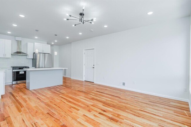 Photo - 85 Myrtle Ave