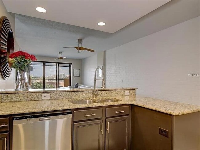 Photo - 1108 N Franklin St Unidad 1108