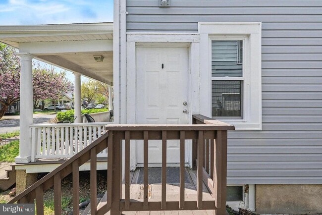 Photo - 803 Wolfe St