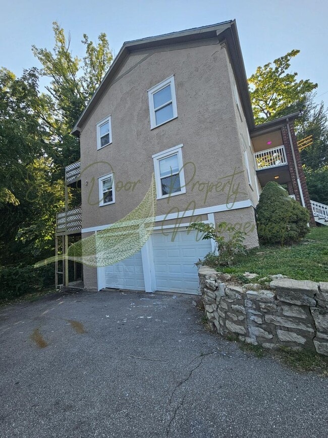 Photo - 1309-1311 E 43rd St Unit 1309