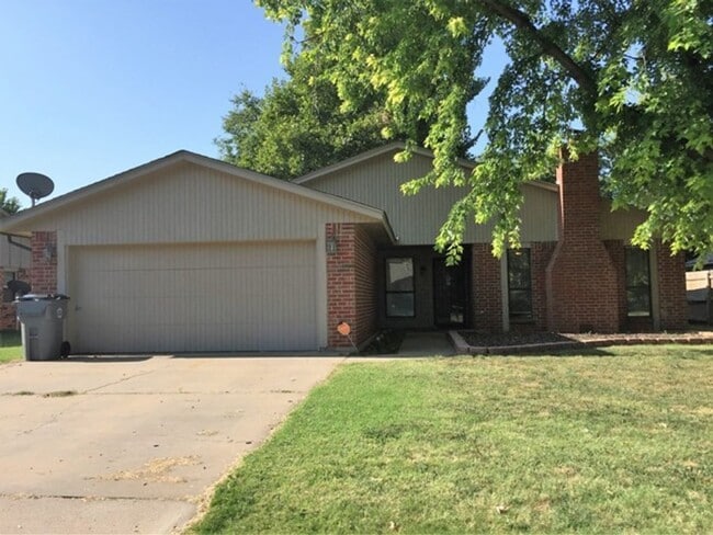 Building Photo - 3007 NE Lancaster Ln Rental