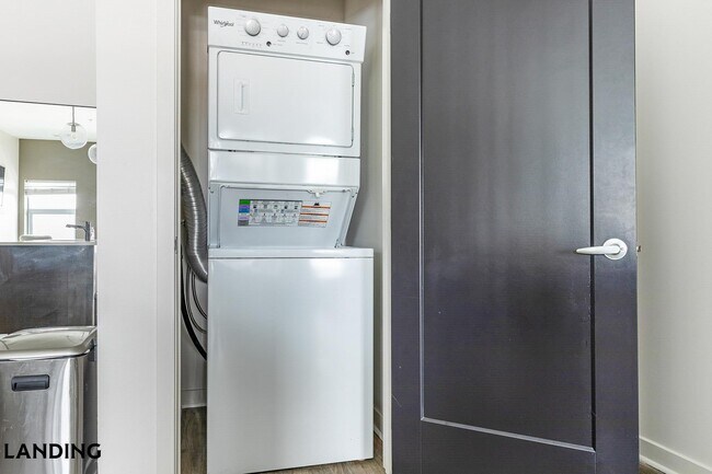 Photo - 409 Oak St Unidad 413