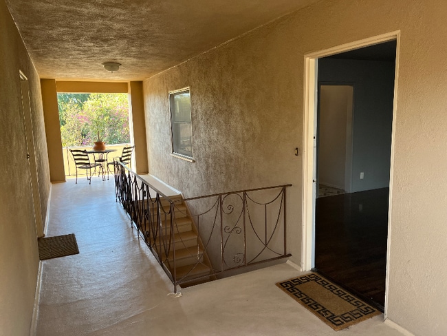 Photo - 13744 Burbank Blvd Unidad A