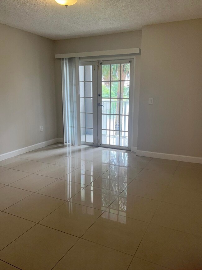 Photo - 5001 Wiles Rd Unidad 204