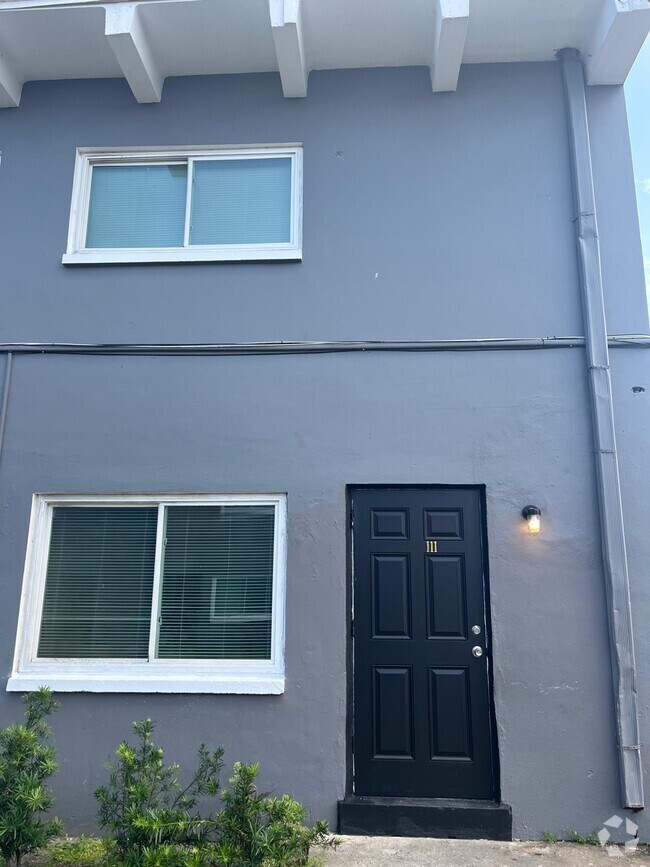 Building Photo - 835 E University Blvd Unit 111 Rental