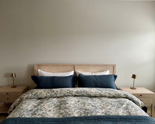 Photo - 221 Marketplace Ave