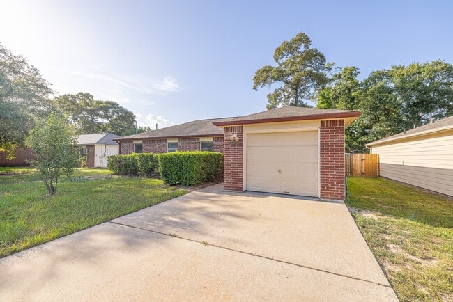 Photo - 16381 Many Trees Ln