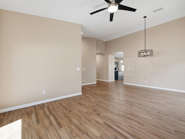 8647 E Bullrider Pl