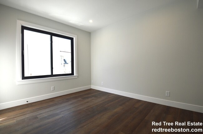 Photo - 25 Atkins St