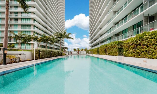 Photo - 79 SW 12th St Condominio Unidad 2915