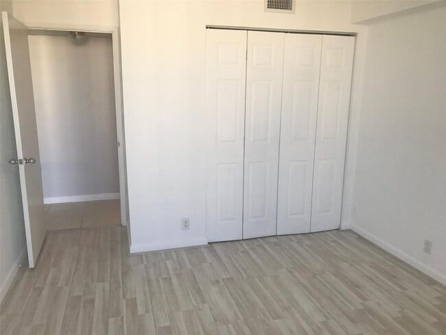 Photo - 3300 NE 191st St Unidad #PH8