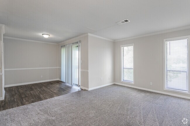 1x1 Living Room/Dining Room