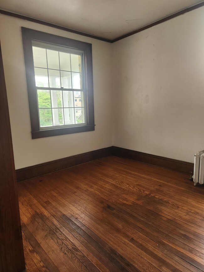 Photo - 215 Crawford St
